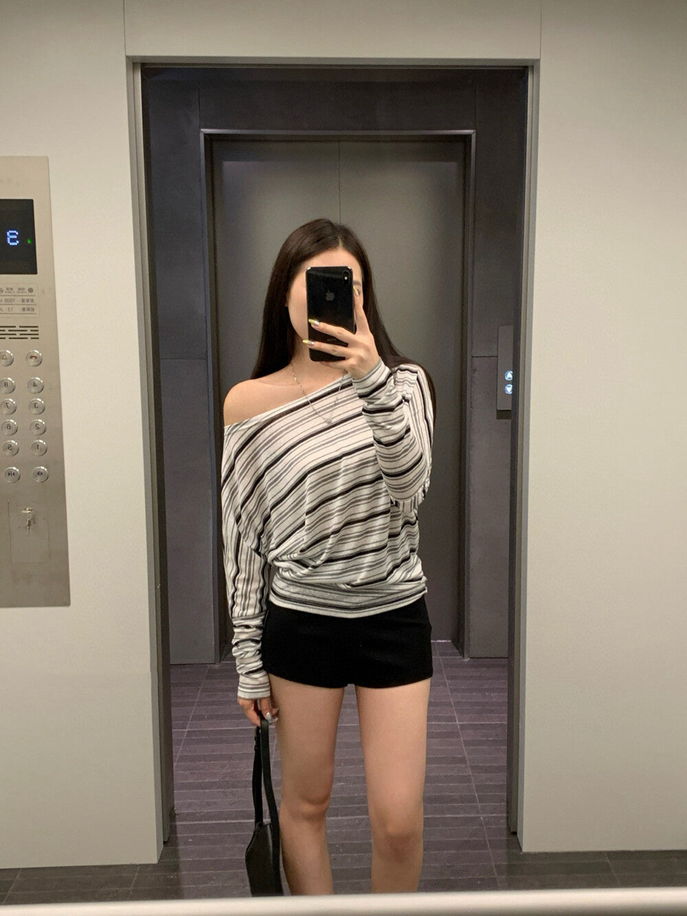 Off-the-shoulder striped slimming long-sleeve T-shirt