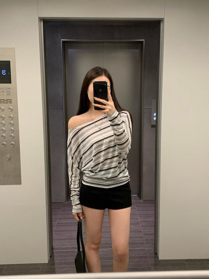 Off-the-shoulder striped slimming long-sleeve T-shirt