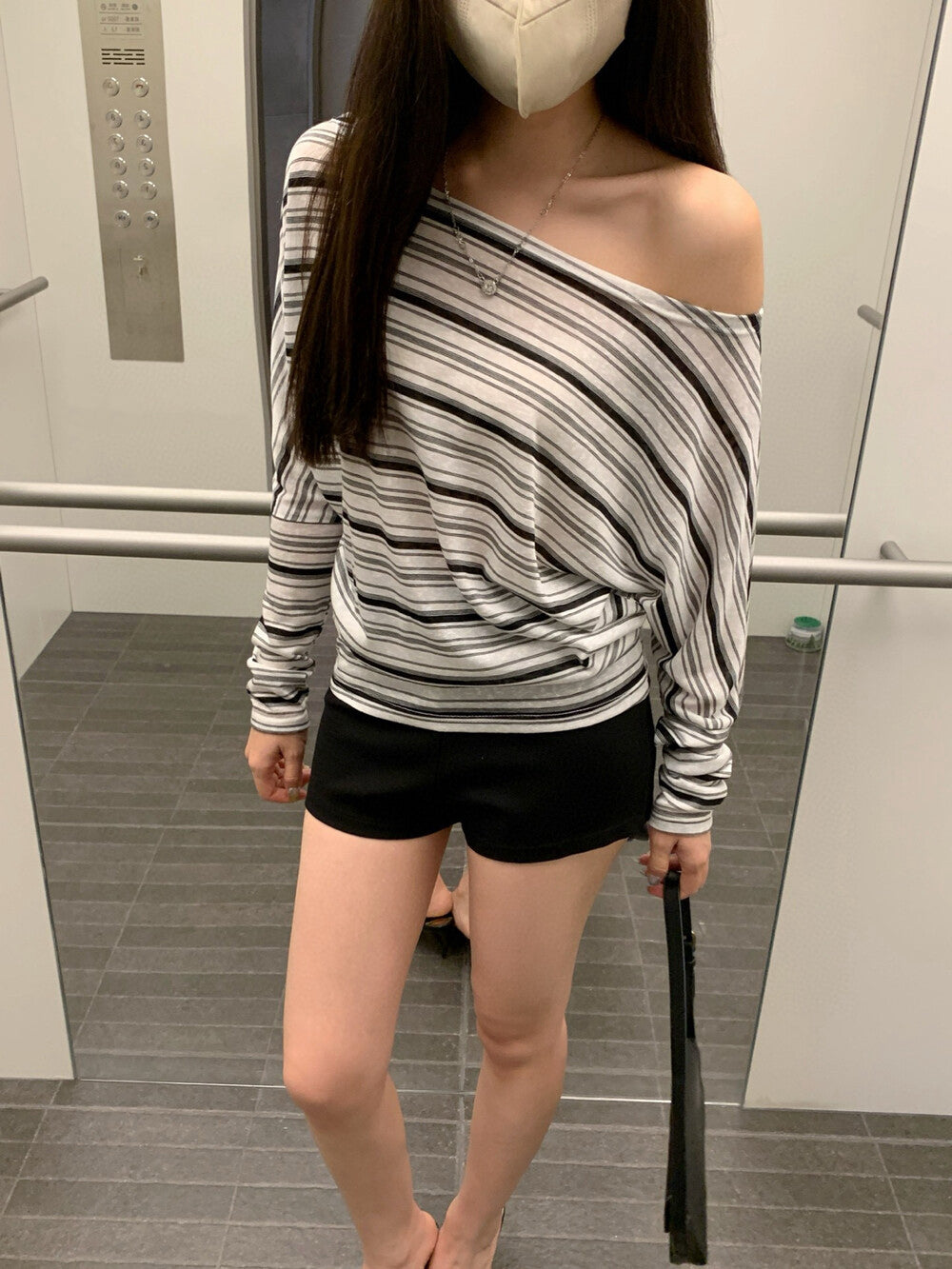 Off-the-shoulder striped slimming long-sleeve T-shirt