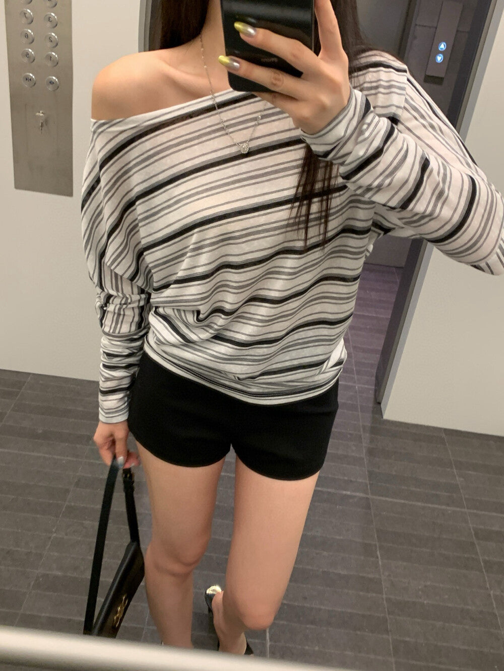 Off-the-shoulder striped slimming long-sleeve T-shirt