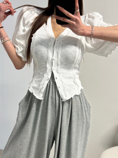 レースVネックシングルボタンブラウス