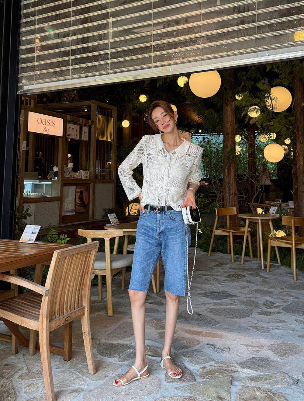 透かし彫りの気質レースブラウス