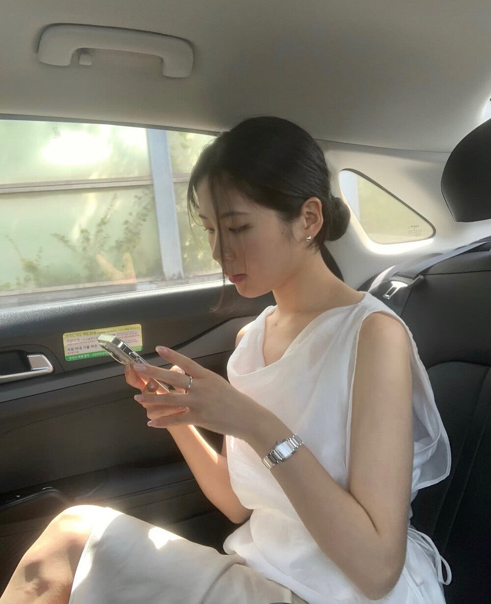 無袖蕩領收腰系帶背心