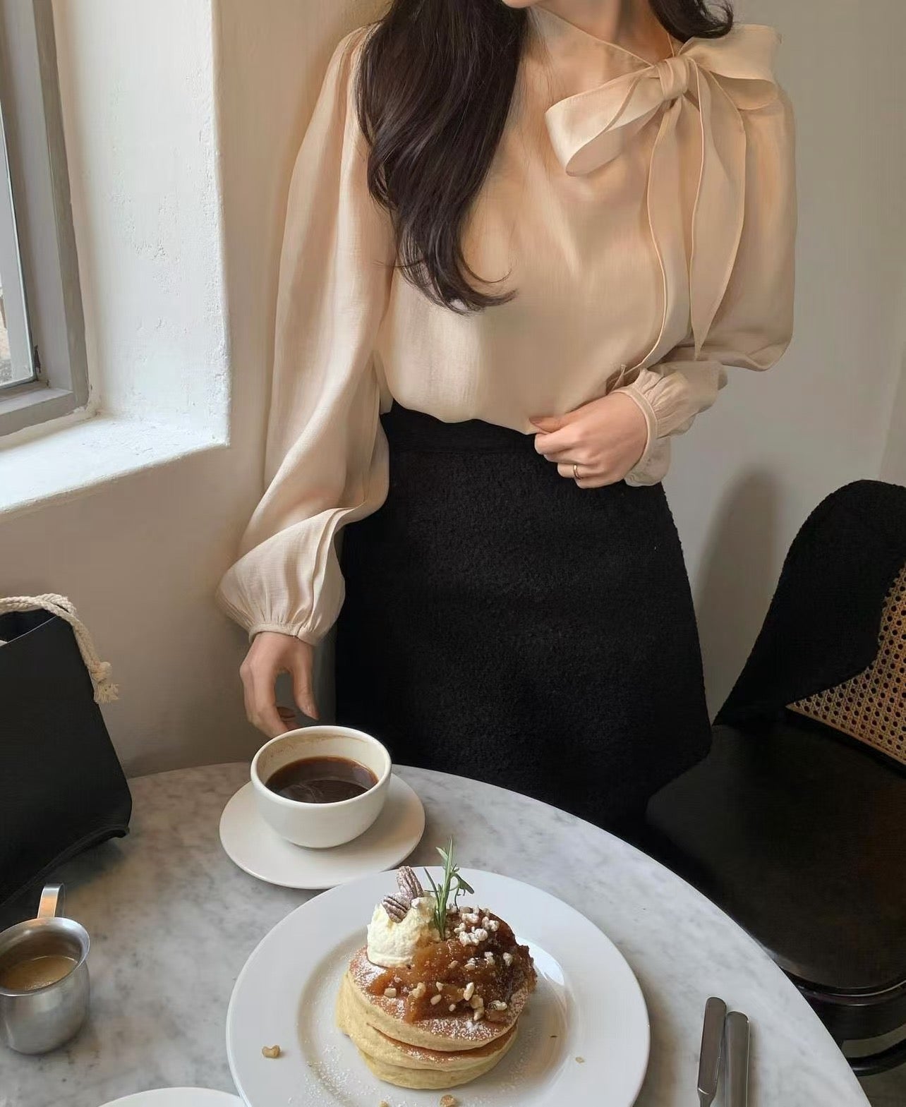Tie-neck Long Sleeve Blouse