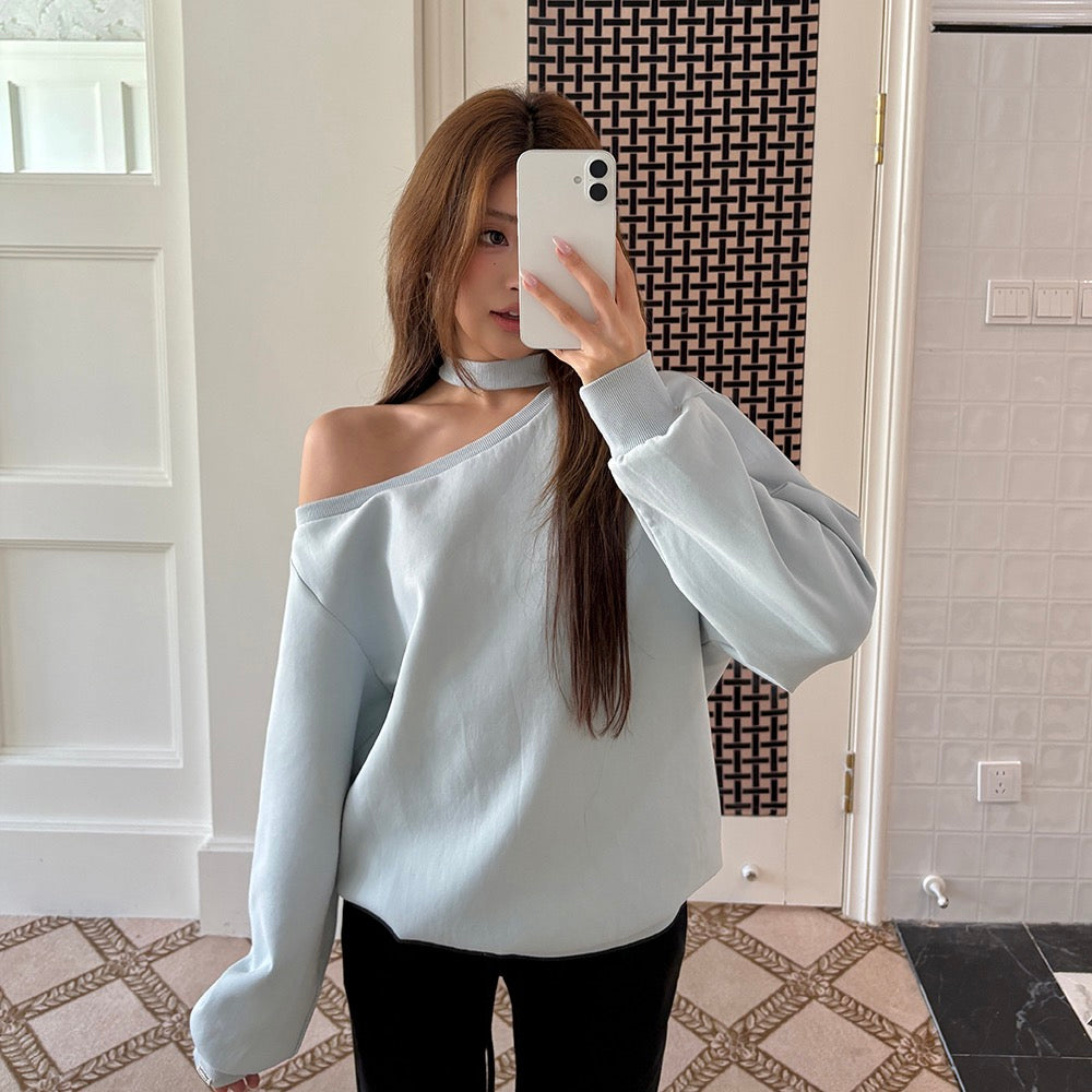 Minimalist Off-Shoulder Sweatshirt