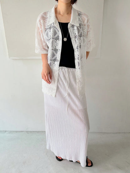 レース編みのブロークントップス