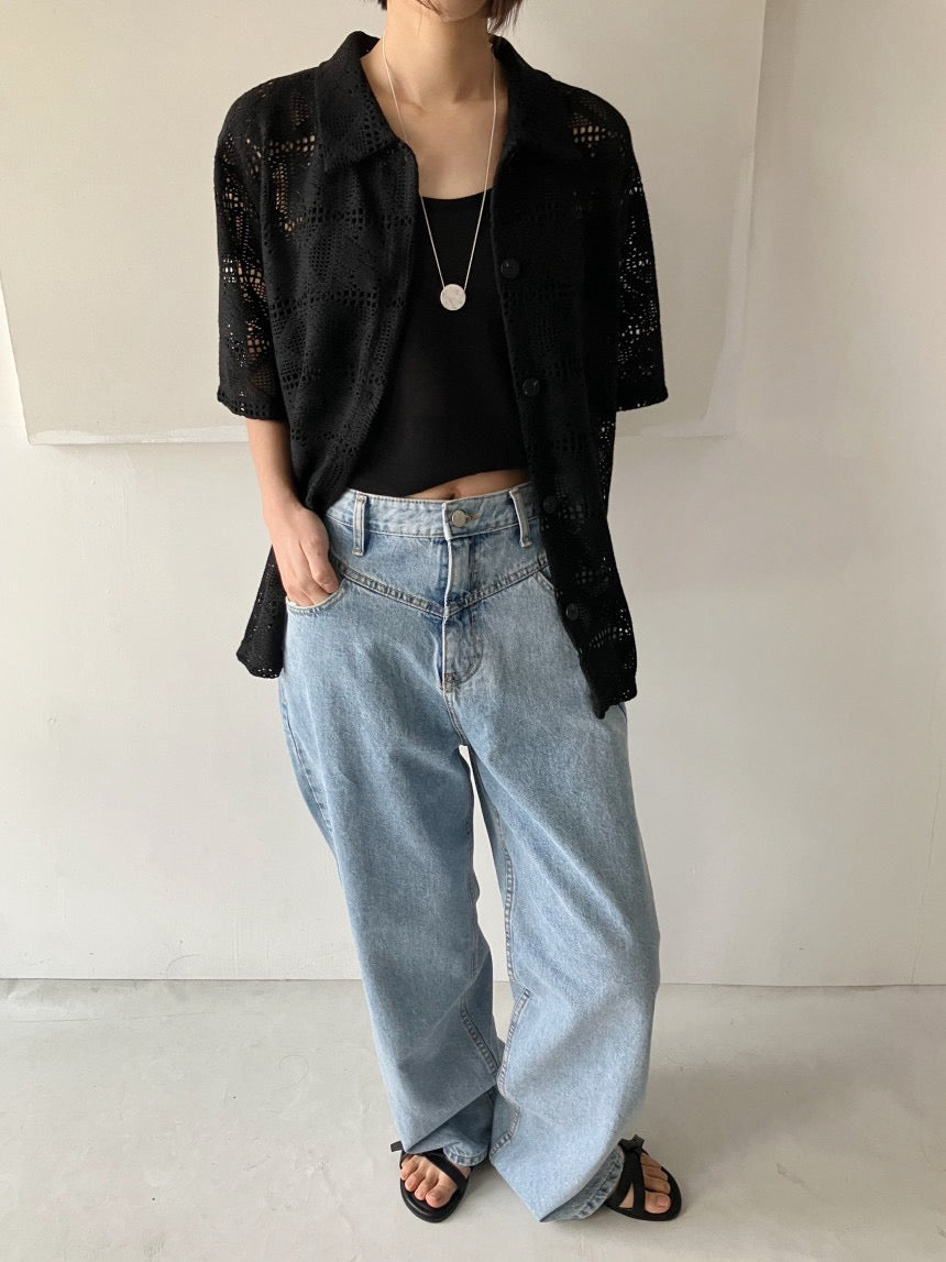 レース編みのブロークントップス