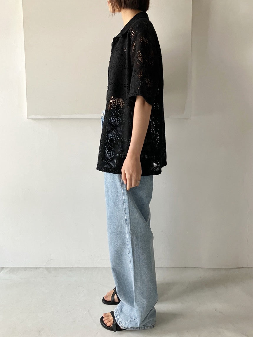 レース編みのブロークントップス