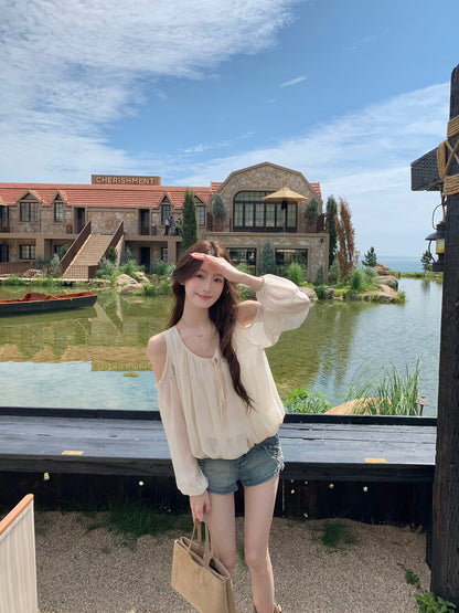 領口綁帶露肩花苞恤衫