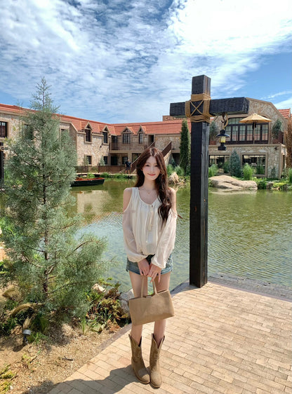 領口綁帶露肩花苞恤衫