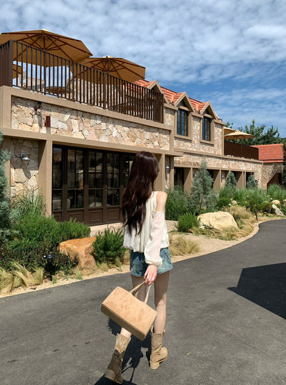 領口綁帶露肩花苞恤衫