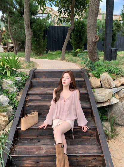 領口綁帶露肩花苞恤衫