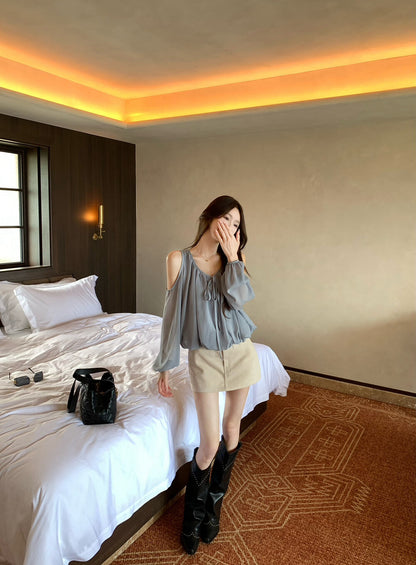 領口綁帶露肩花苞恤衫