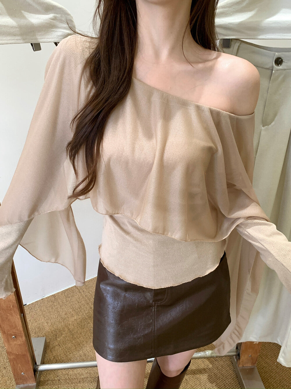 不規則薄紗拼接斜肩小衫