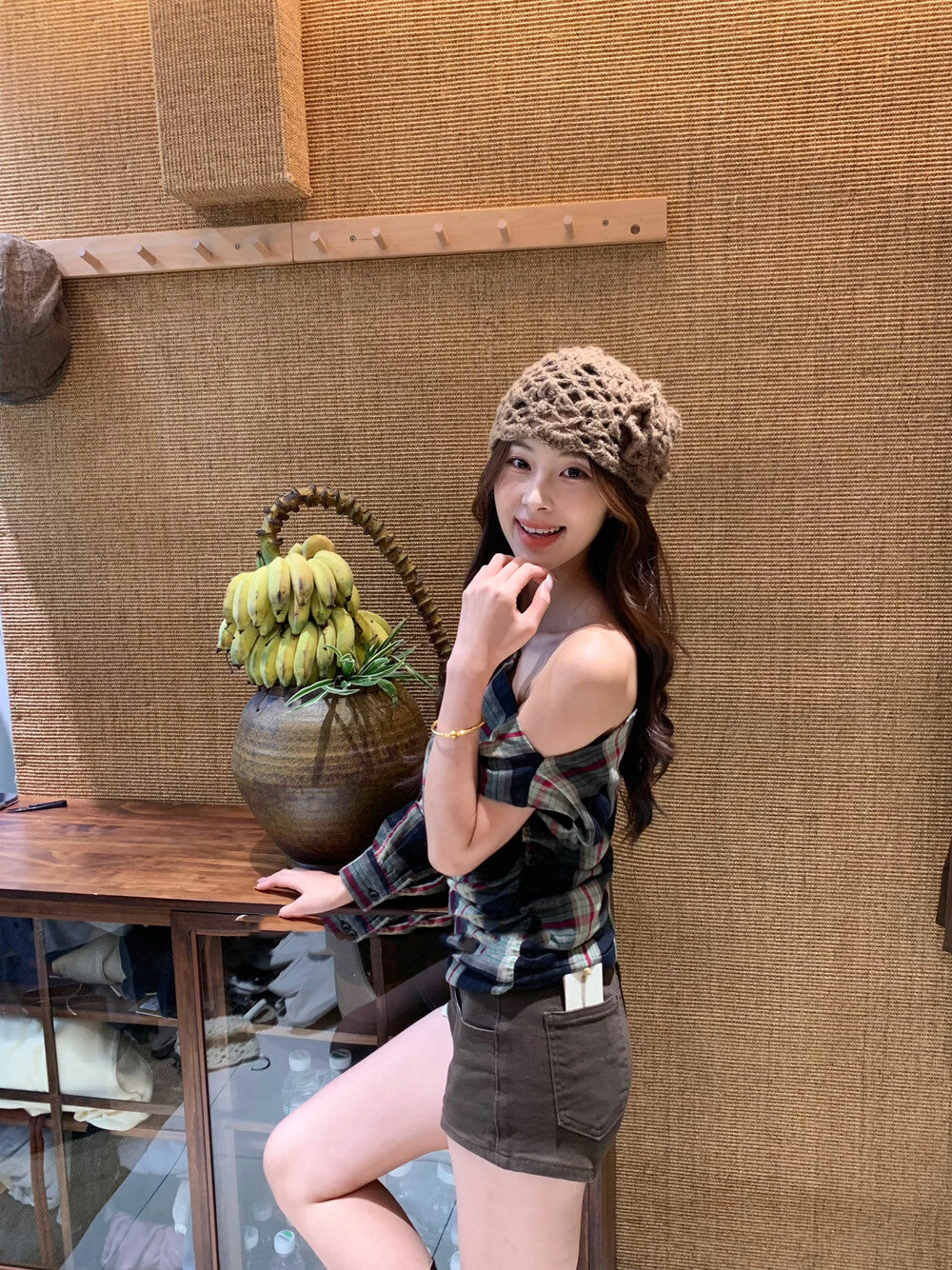 斜め肩のワンショルダーデザインシャツ