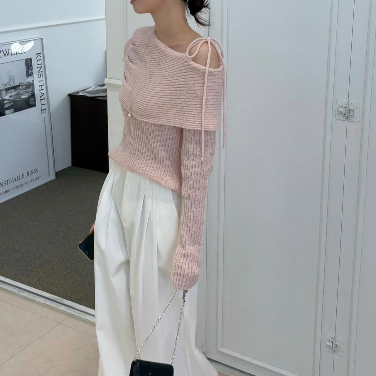 百搭露肩系帶針織Top