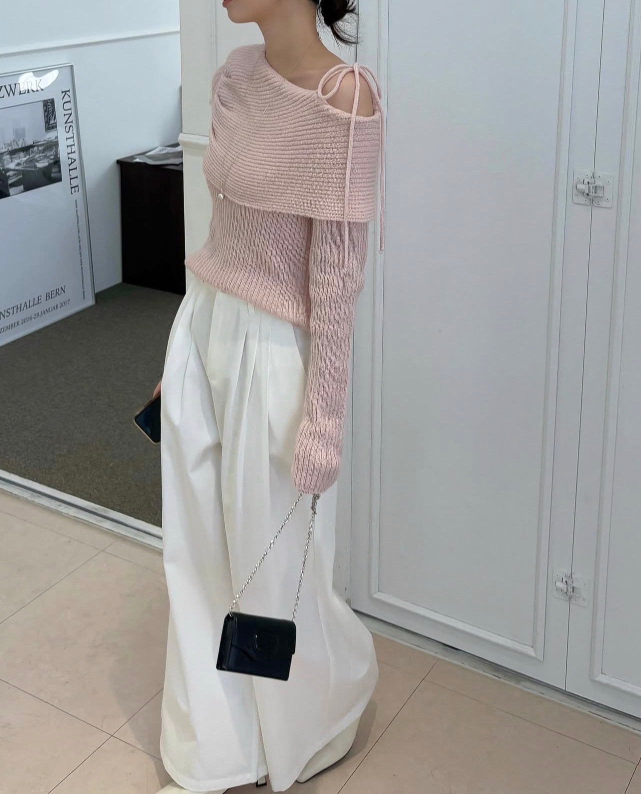 百搭露肩系帶針織Top