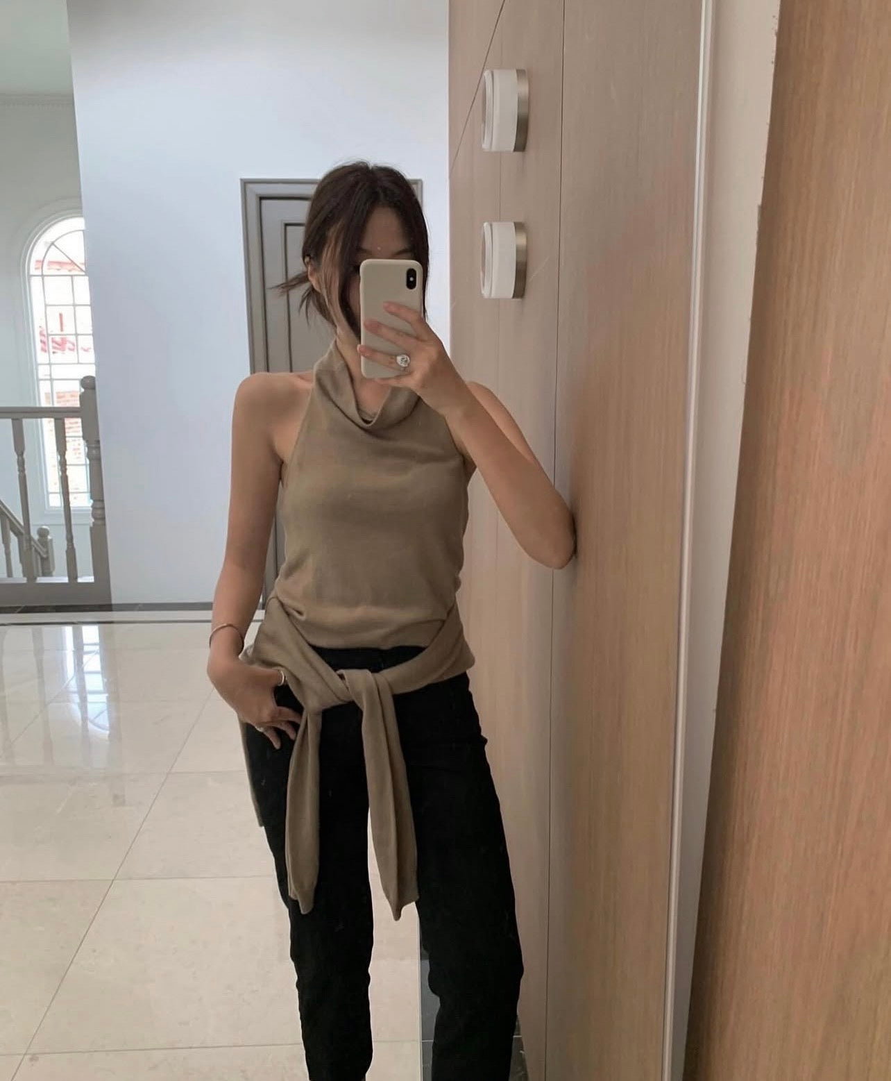 ハイネックバックレスタンクトップ+カーディガンセット