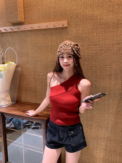 Minimalist Asymmetric Shoulder Knit Vest