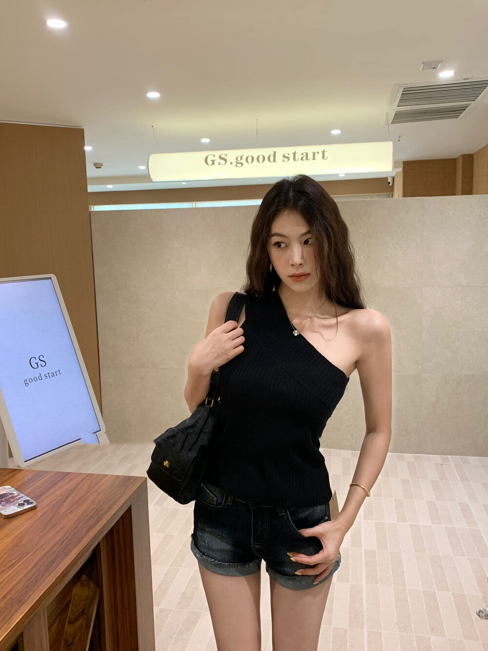 Minimalist Asymmetric Shoulder Knit Vest