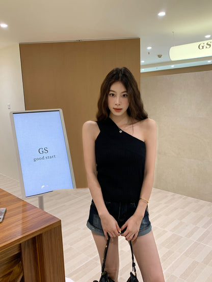 Minimalist Asymmetric Shoulder Knit Vest