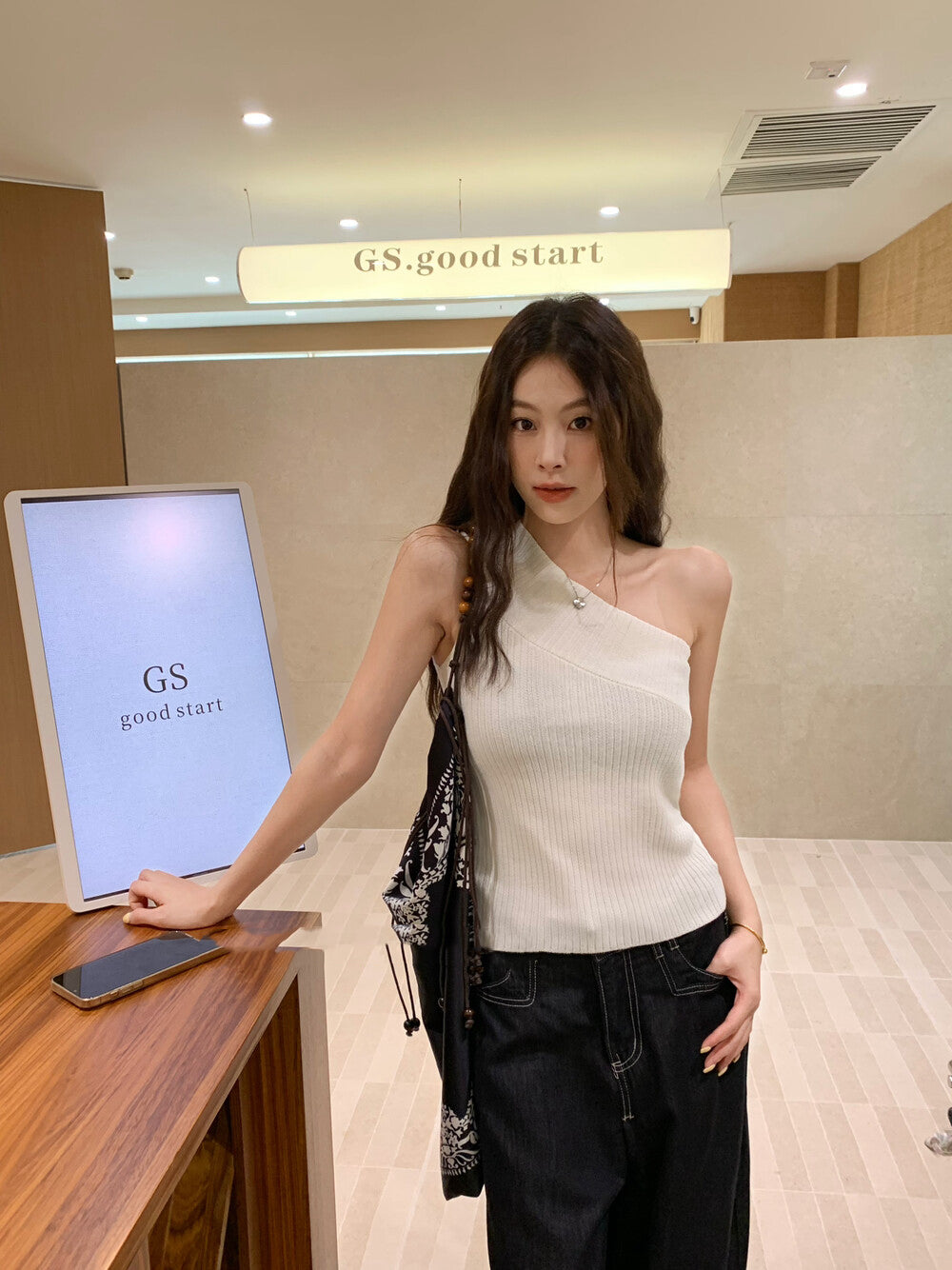 Minimalist Asymmetric Shoulder Knit Vest