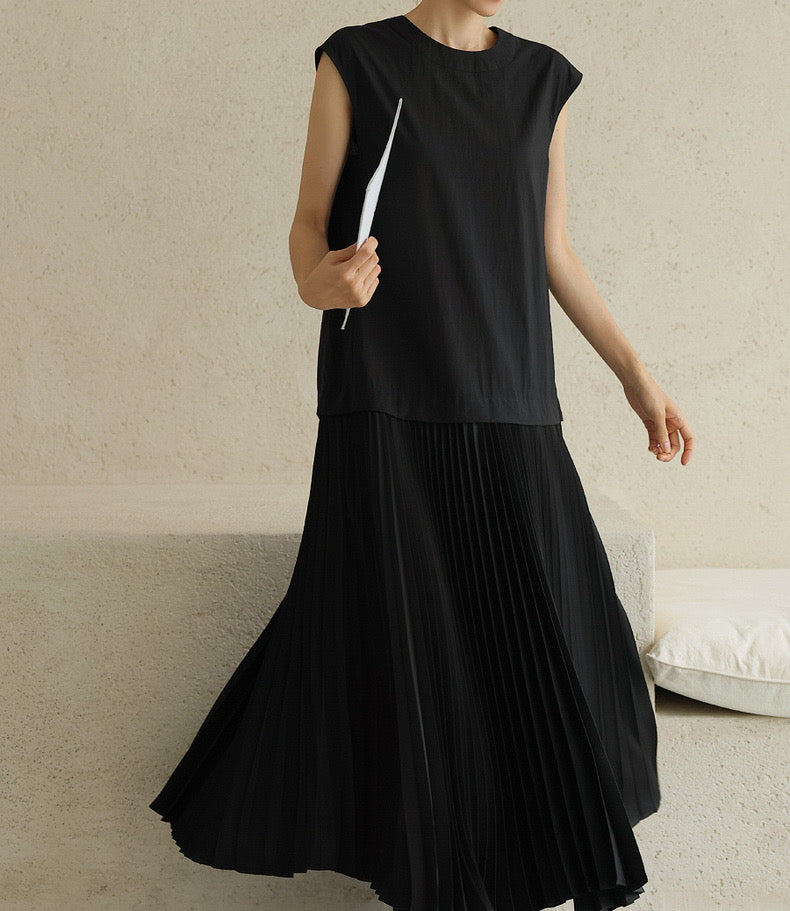 Back-tie Pleated Panel Sleeveless Dress