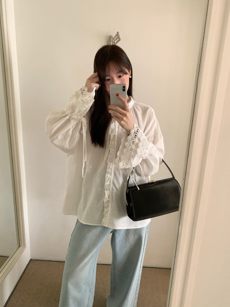 系帶鉤花拼接喇叭袖恤衫