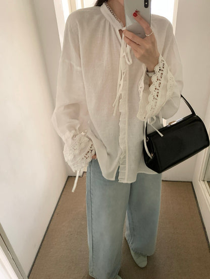 系帶鉤花拼接喇叭袖恤衫