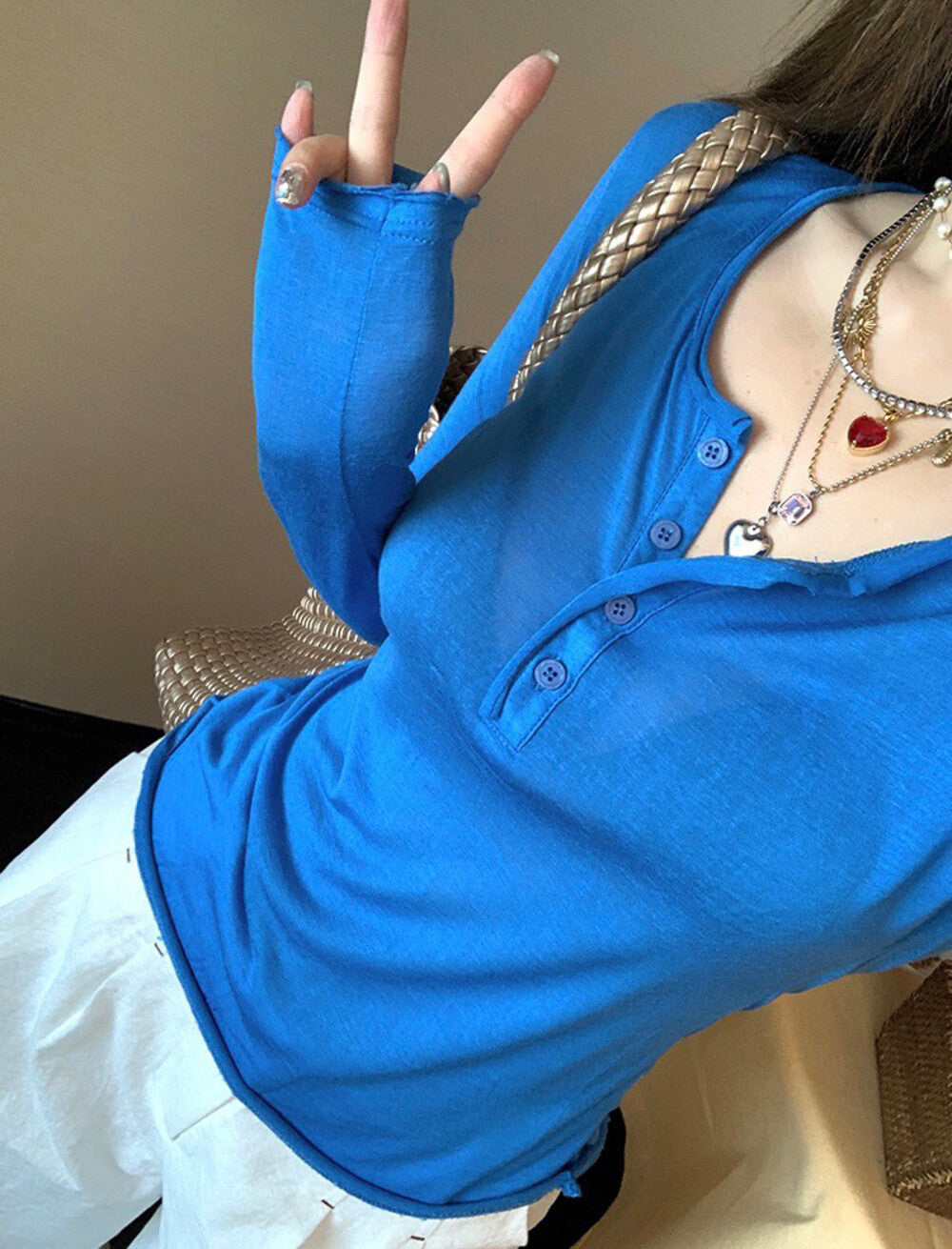 V領修身薄款針織top