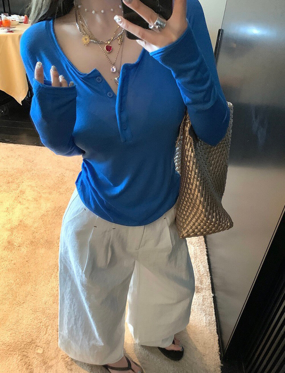 V領修身薄款針織top