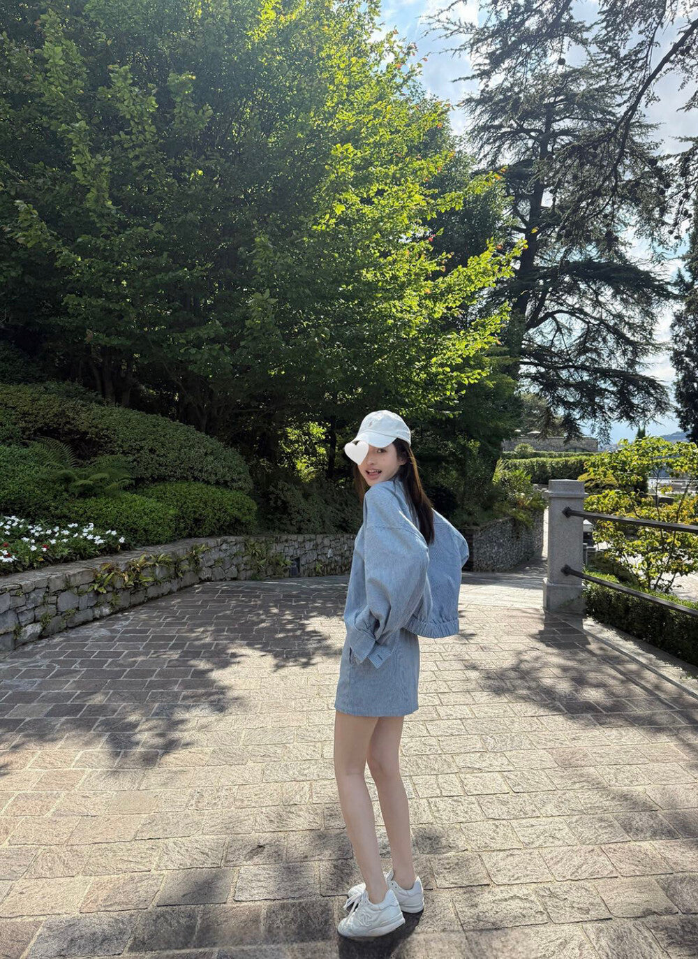 寬鬆顯瘦條紋拉鏈外套+高腰直筒半身裙set