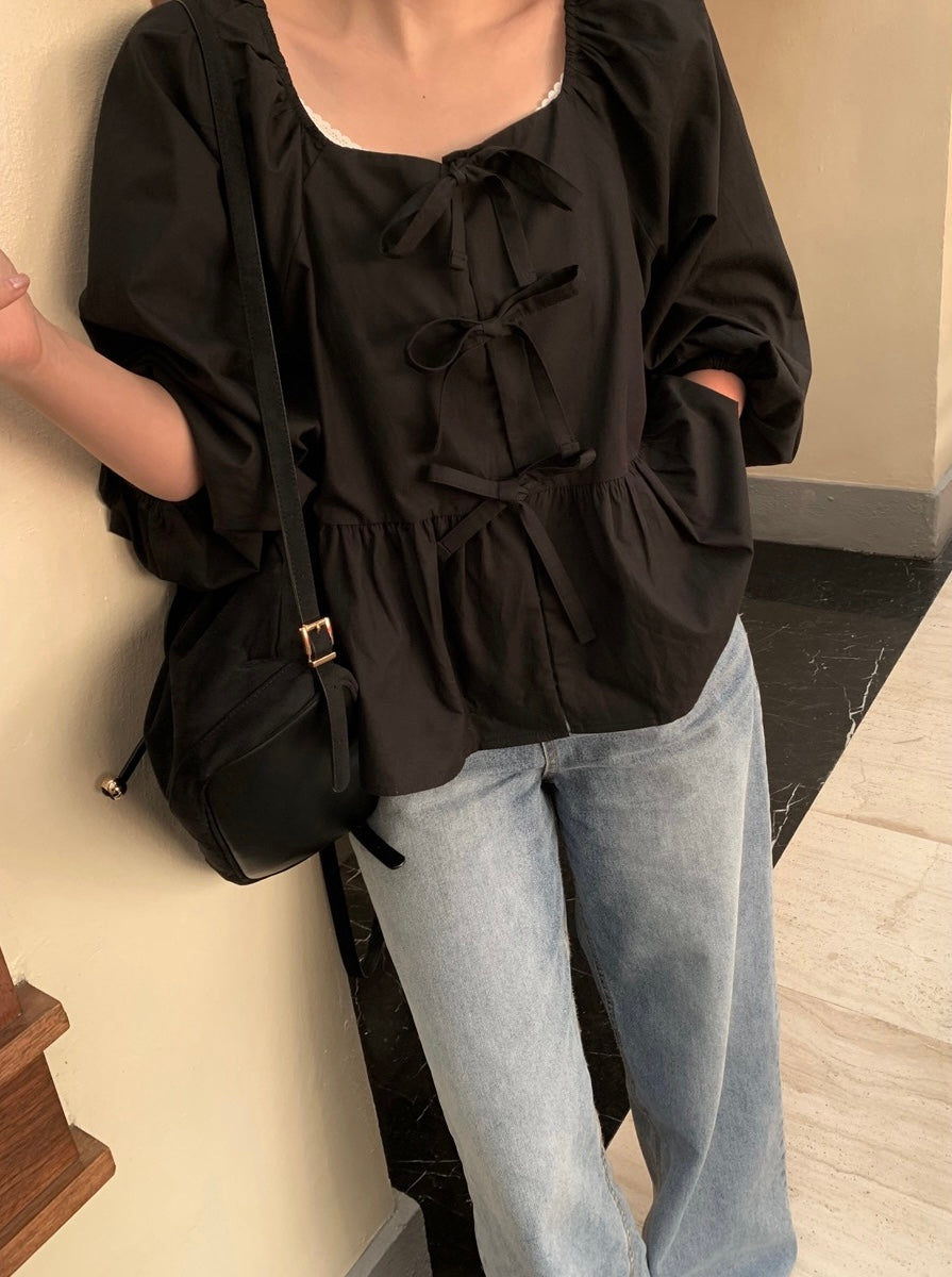 デザイン感のあるレースアップ長袖シャツ