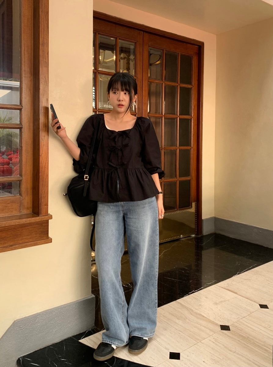 デザイン感のあるレースアップ長袖シャツ