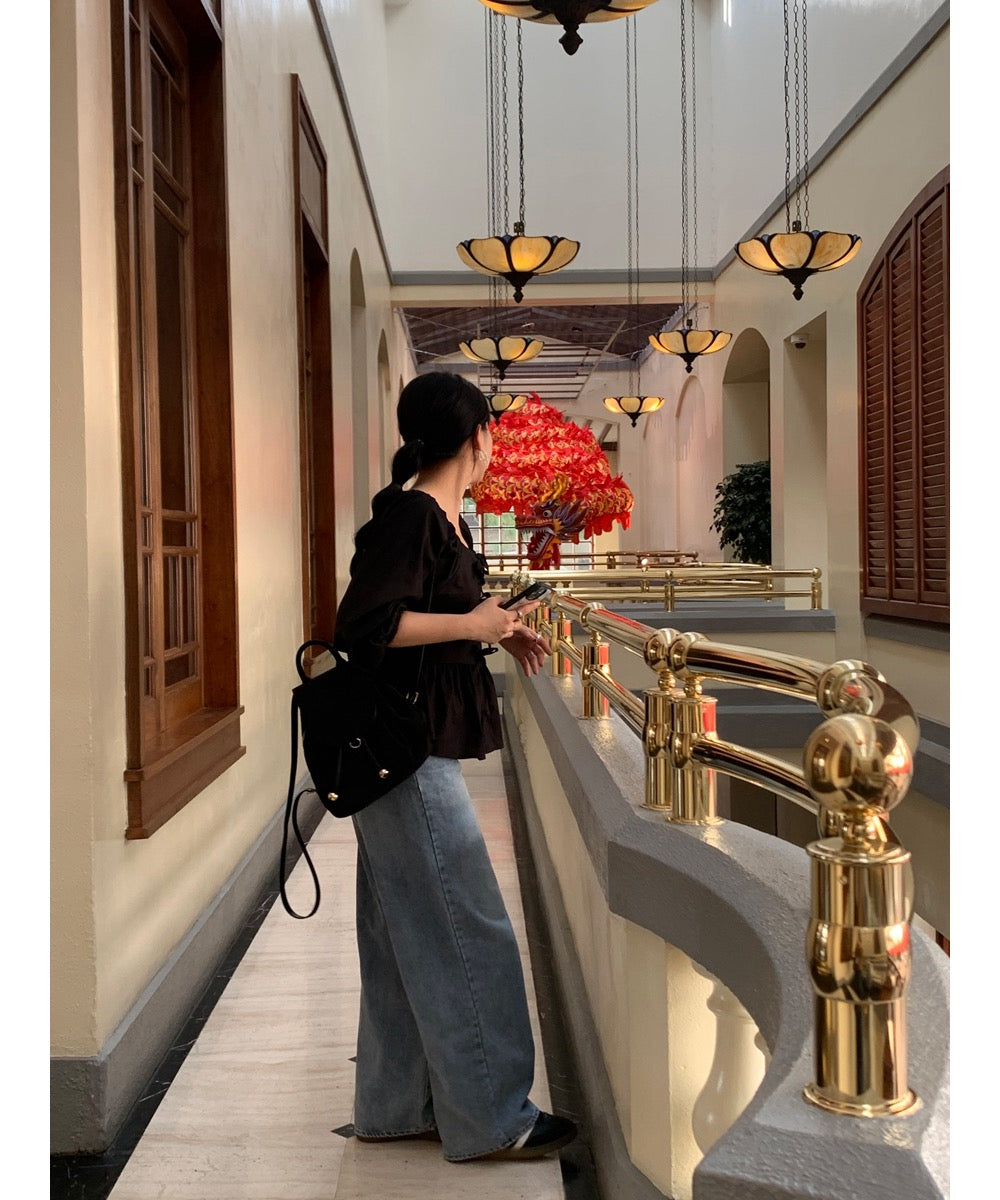 デザイン感のあるレースアップ長袖シャツ