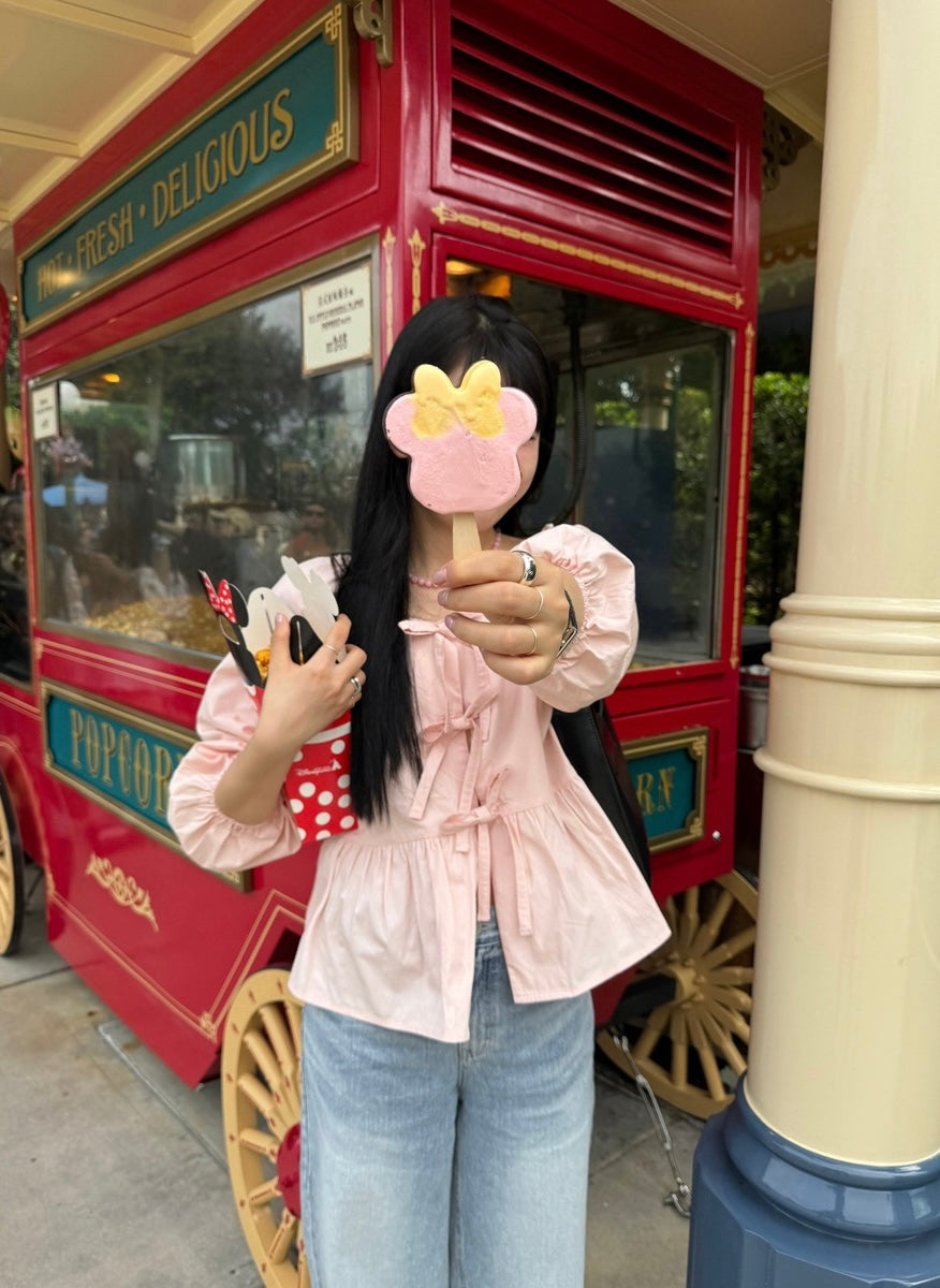 デザイン感のあるレースアップ長袖シャツ