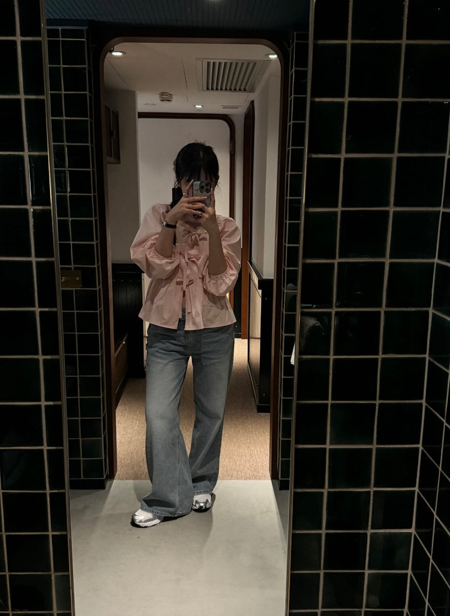 デザイン感のあるレースアップ長袖シャツ