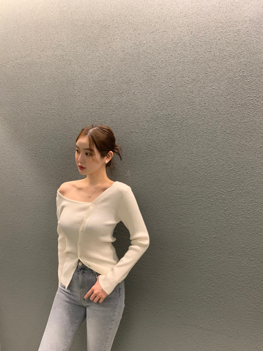 Design-Savvy Off-Shoulder Knit Top