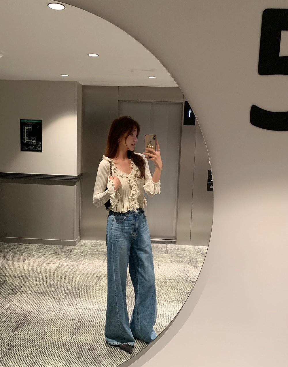 V領荷葉邊針織top