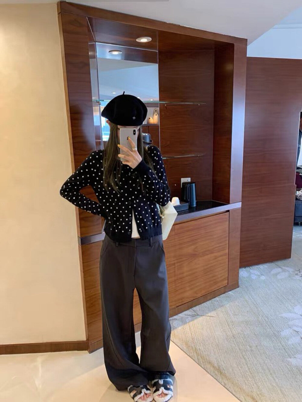 ソフトでドット柄の配色切り替えフェイクレイヤードニット