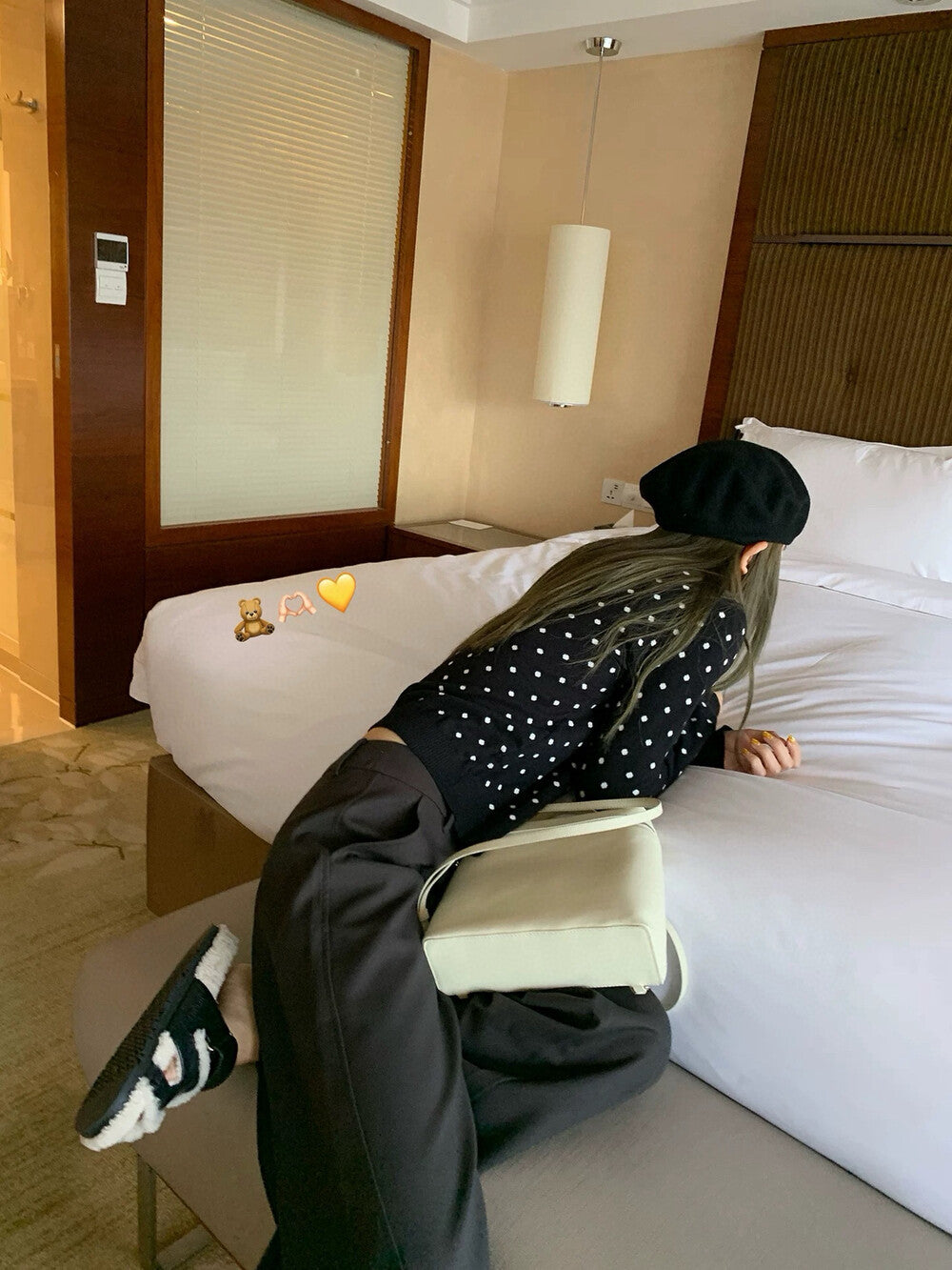 ソフトでドット柄の配色切り替えフェイクレイヤードニット