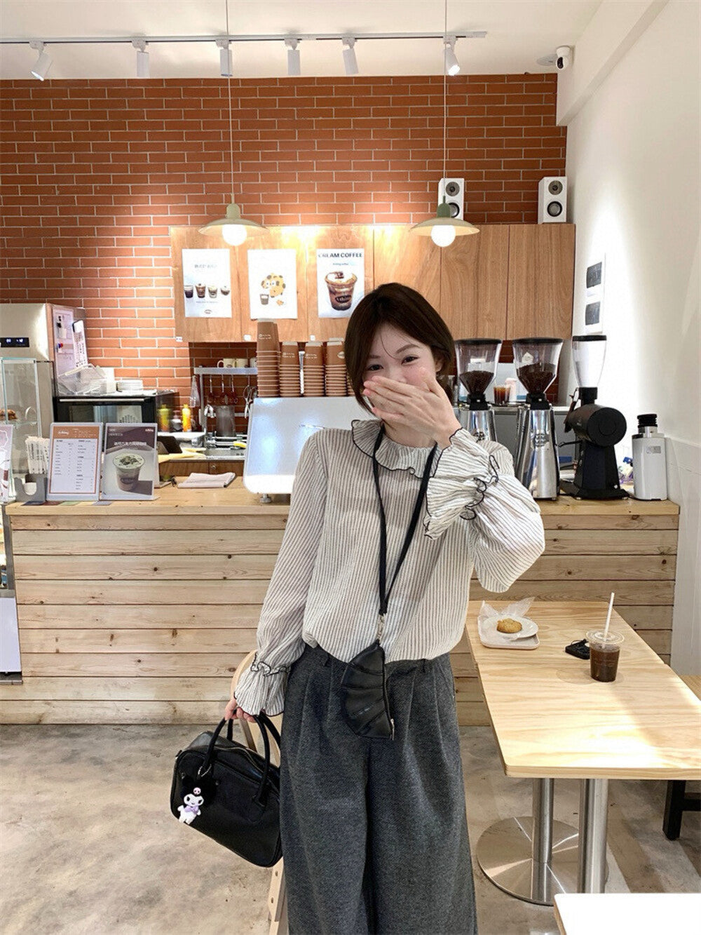 條紋荷葉領喇叭袖恤衫