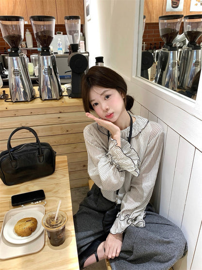 條紋荷葉領喇叭袖恤衫