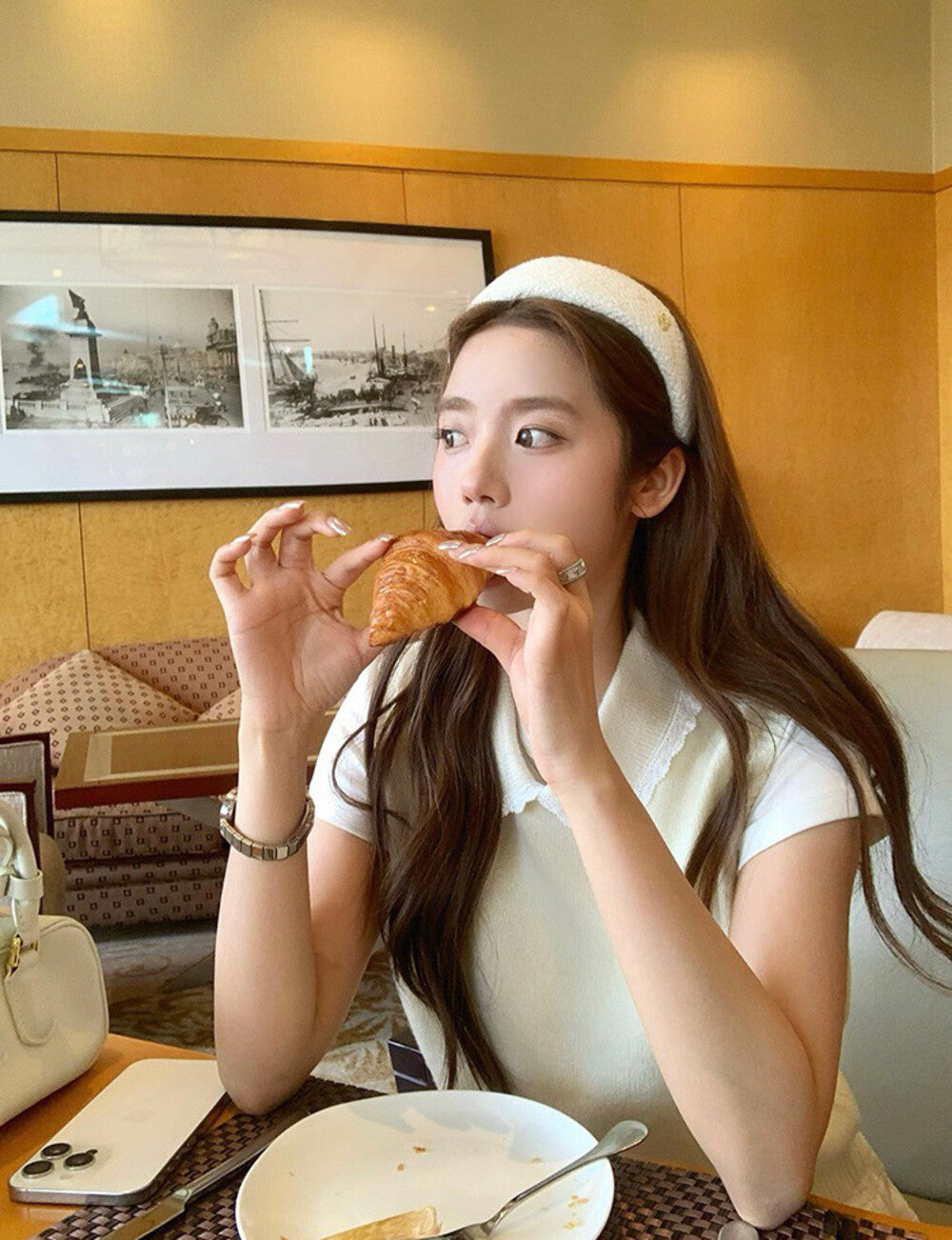 Layered Doll Collar Knit Vest + Short Sleeve Set