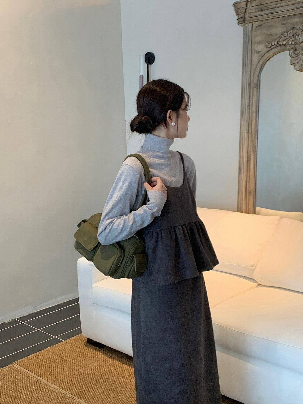 麂皮絨褶皺吊帶背心+木耳邊半身裙set