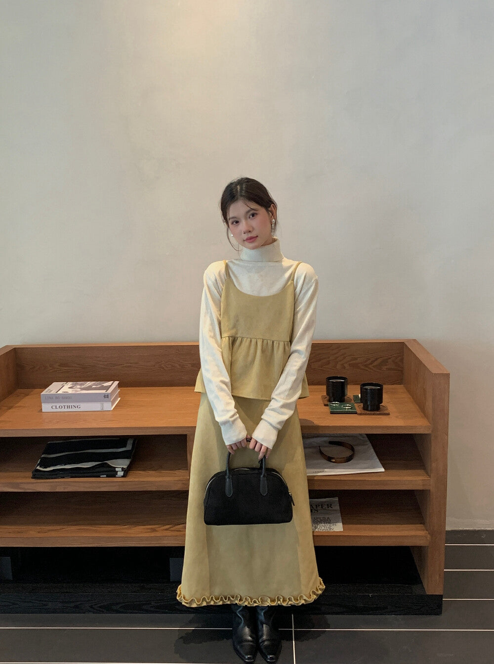 麂皮絨褶皺吊帶背心+木耳邊半身裙set