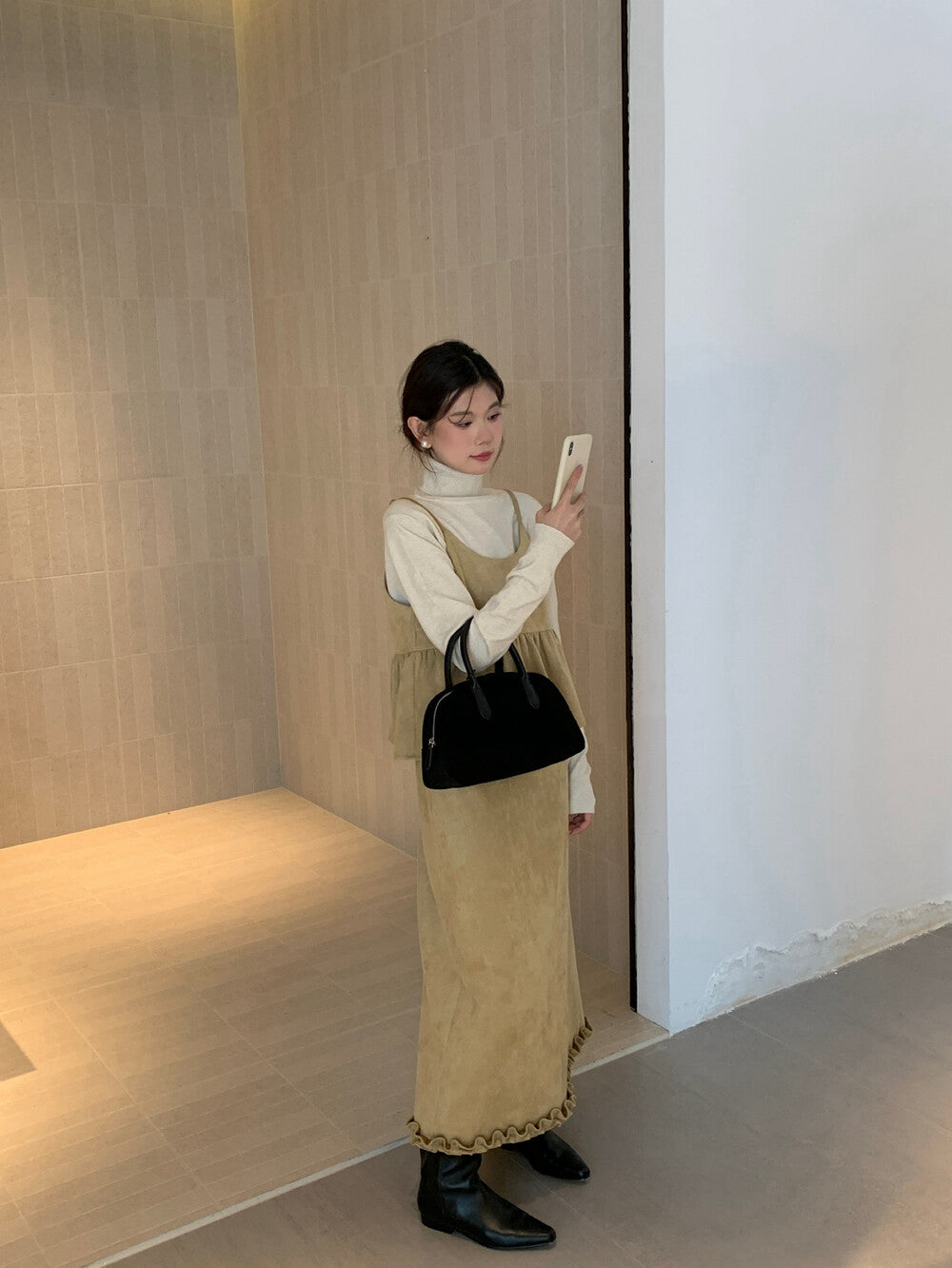 麂皮絨褶皺吊帶背心+木耳邊半身裙set