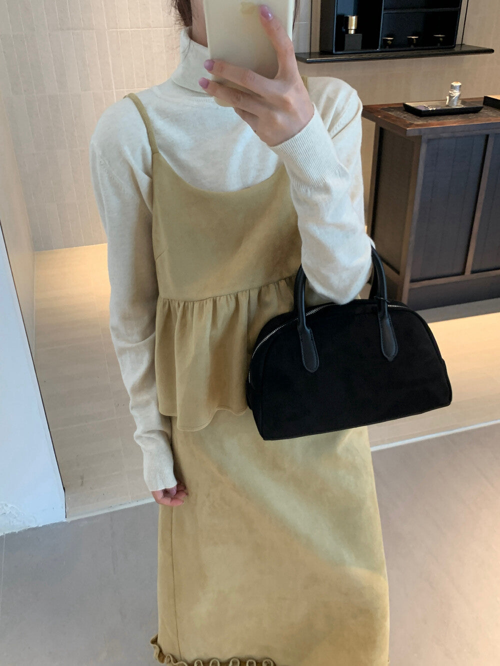 麂皮絨褶皺吊帶背心+木耳邊半身裙set