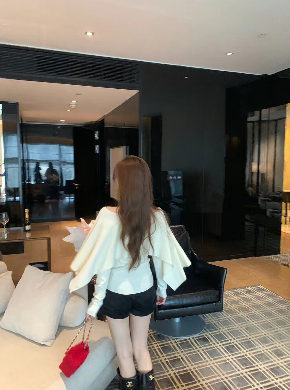 雰囲気のあるケープニットのツーピースセット