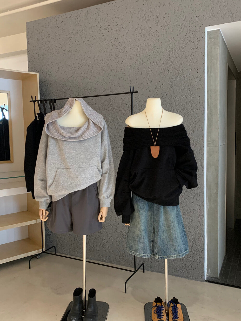 Off-shoulder Loose-fit Versatile Sweatshirt